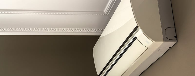 夜にエアコンをつけっぱなしにした場合の電気代は安い？節約方法も解説！