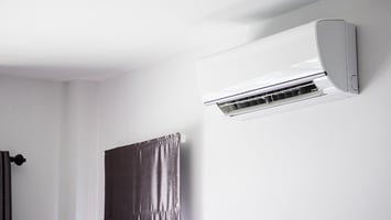 エアコンの送風機能の電気代は？つけっぱなしにした場合や冷房との比較も解説！