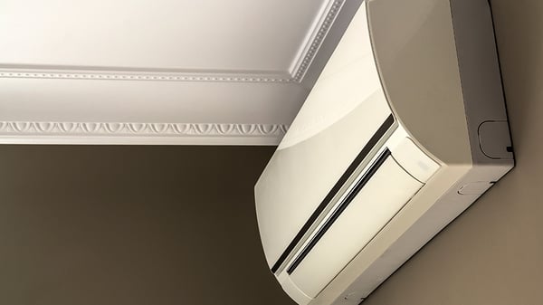 電気代の節約術は以下の6つ ①契約アンペア数を見直す ②電気をつけっぱなしにしない ③家電を新しく買い替える ④エアコンや照明など、電気製品を節電して使う ⑤暖房器具は効率がいいものを使う ⑥電力会社を切り替える