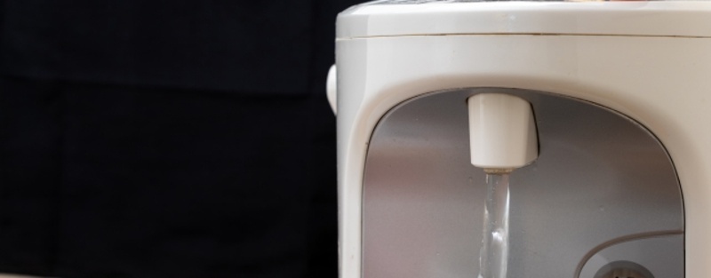 電気ポットの電気代はいくら？使用時間ごとの目安やケトルとの比較、節約術までわかりやすく解説