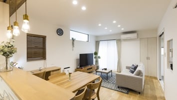 電気をつけっぱなしにすると電気代はいくらかかる？照明別の違いや節約術をわかりやすく解説！