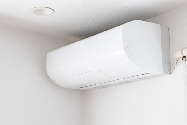 冷房は日中ならつけっぱなしの方が節電になる
