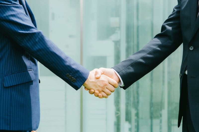 電気代削減だけでなく、脱炭素のパートナーとして。 しろくま電力は御社の再エネ100%実現を支援