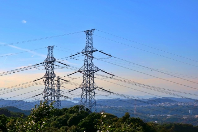 大手電力会社10社のうち9社が2026年7月検針で値上げしている