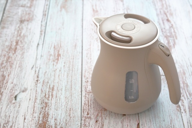 電気ポットと電気ケトルの「沸騰1回あたり」の電気代はほぼ同じ