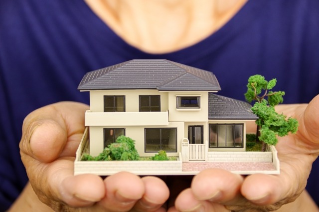 【住居別】戸建と集合住宅では一人暮らしの光熱費に月約4,000円の差がある