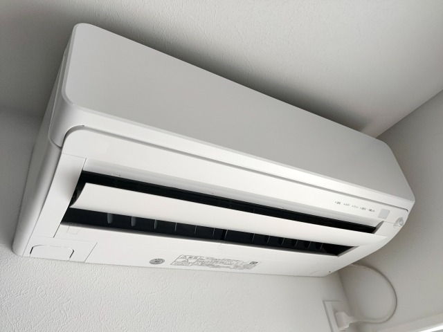 お掃除機能付きエアコンでも掃除は必要？よくある誤解を解説