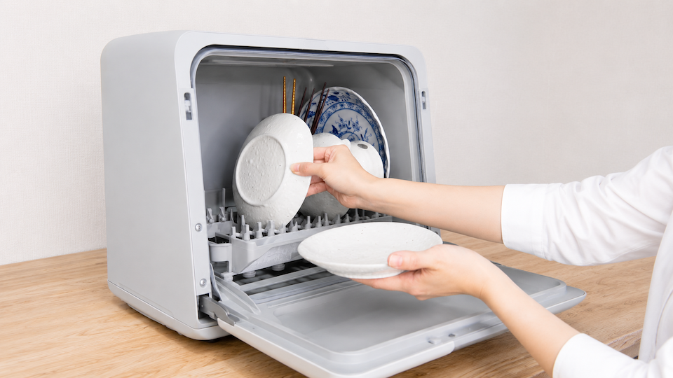 食洗機の電気代は高い？手洗いとの比較や節約のコツをわかりやすく解説！