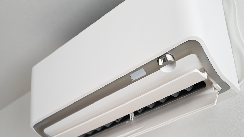 暖房を1か月つけっぱなしにした場合の電気代はいくら？快適さと節約を両立する方法も解説！