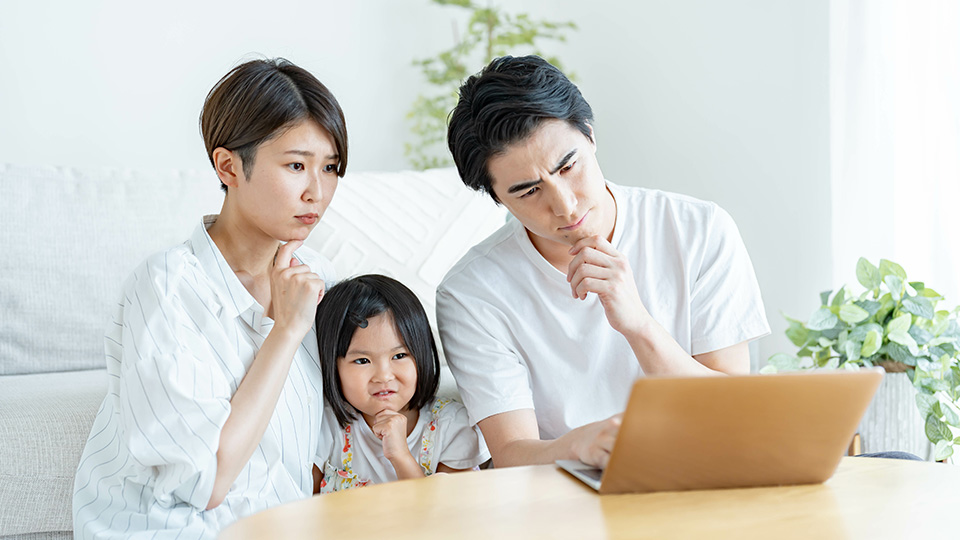 3人家族の電気代はいくらぐらい？電気代が高くなる原因や節約方法も解説！