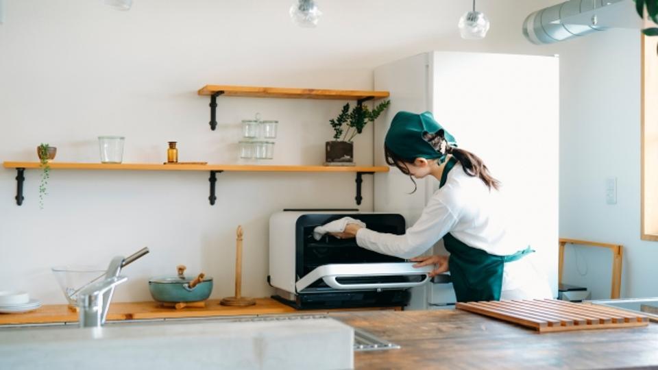 電子レンジの寿命は何年？使い続けると危険？買い替えサインと長持ちのコツをわかりやすく解説！