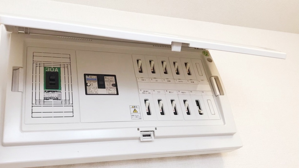 アンペアとは？基礎知識と適切な契約数、電気代の節約方法をわかりやすく解説！