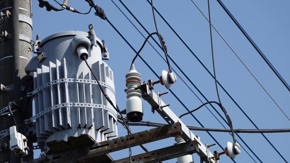 低圧電力とは？従量電灯・動力との違いと、電気代が安くなる見直し方を解説
