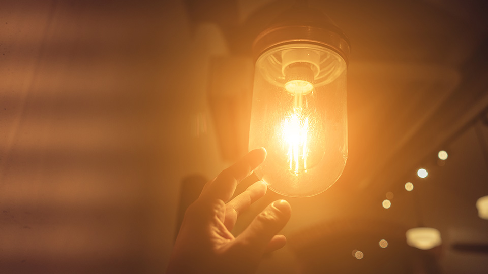 kVAとは？kWとの違いや計算方法、電気代を安くするワザなどわかりやすく解説！